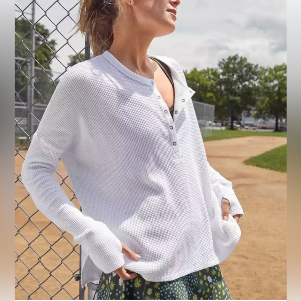 Aerie White Long sleeve Waffle Henely Size Medium